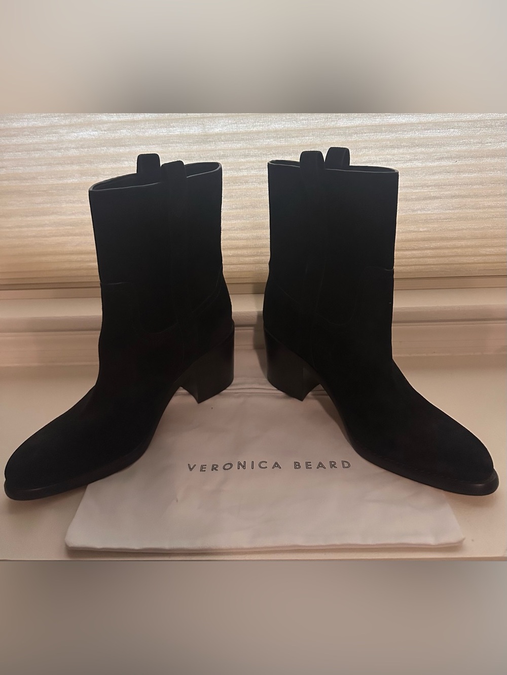 NWOT- Veronica Beard Carmen Black Suede Pull-On Boots Sz 8.